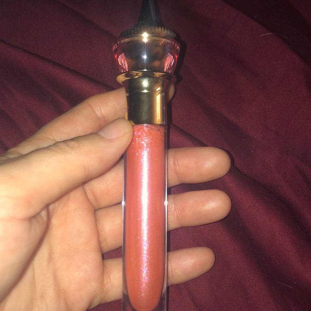 Lip gloss